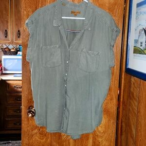 Too with short/capped sleeves